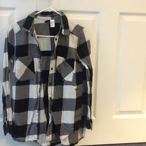 Button up b&w plaid shirt